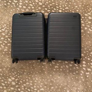 Good Condition - Away Bigger Carry On